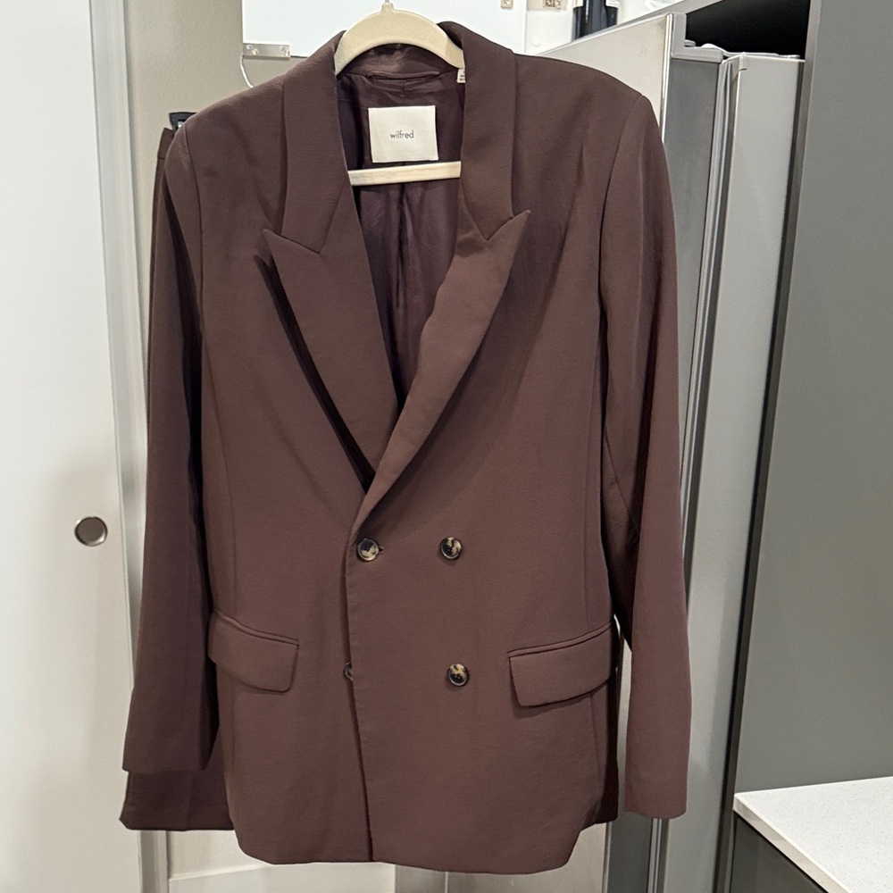 Aritzia Wilfred Black Destiny Classic Fit Double Breasted Crepe Blazer Chocolate